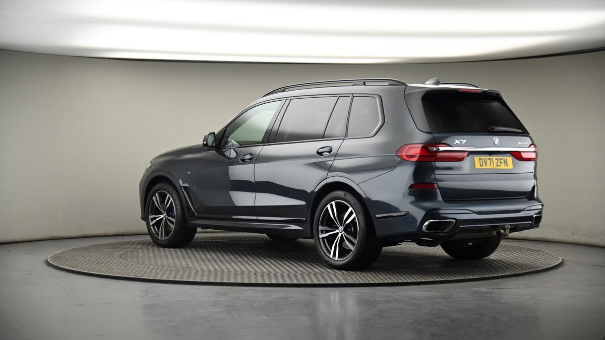 More views of BMW X7