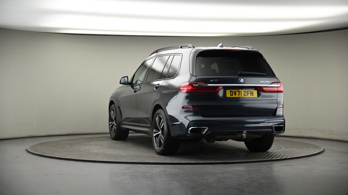 More views of BMW X7