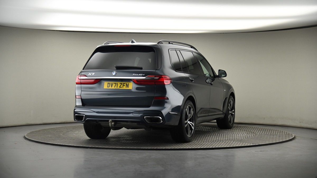 More views of BMW X7