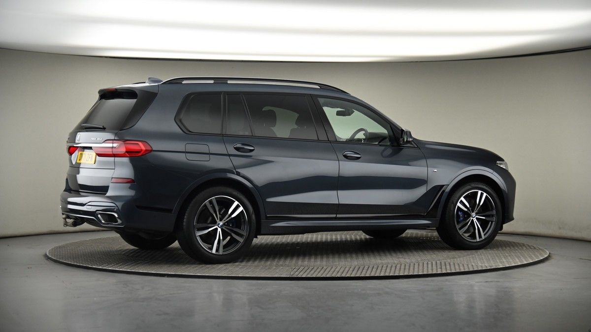 More views of BMW X7