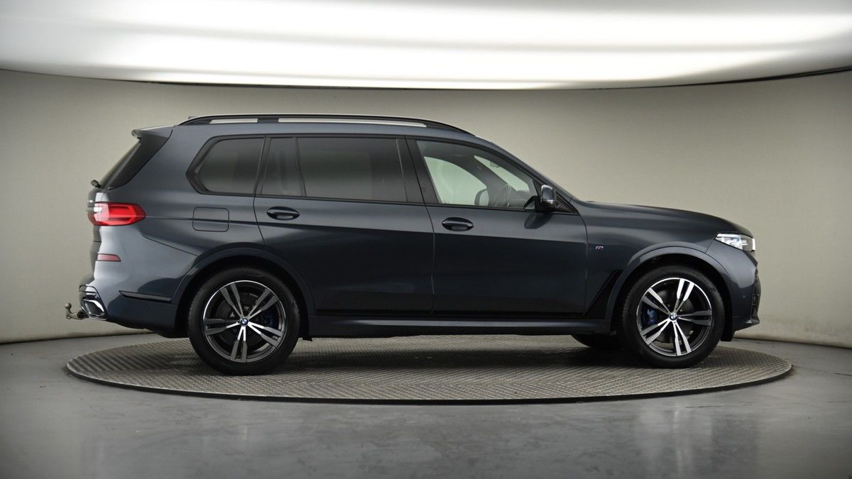 More views of BMW X7