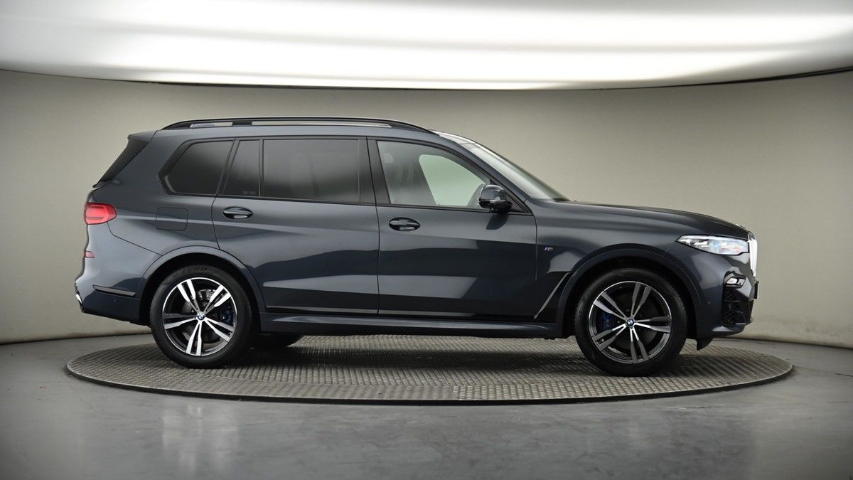 More views of BMW X7