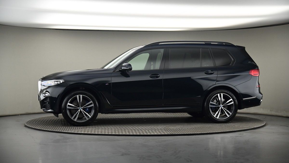 More views of BMW X7