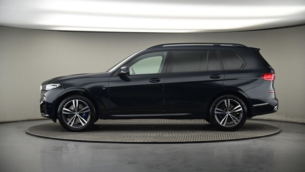 More views of BMW X7