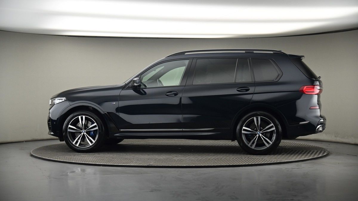 More views of BMW X7