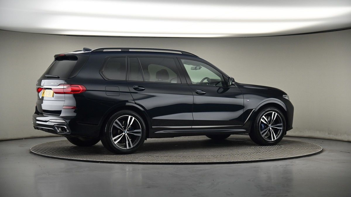 More views of BMW X7