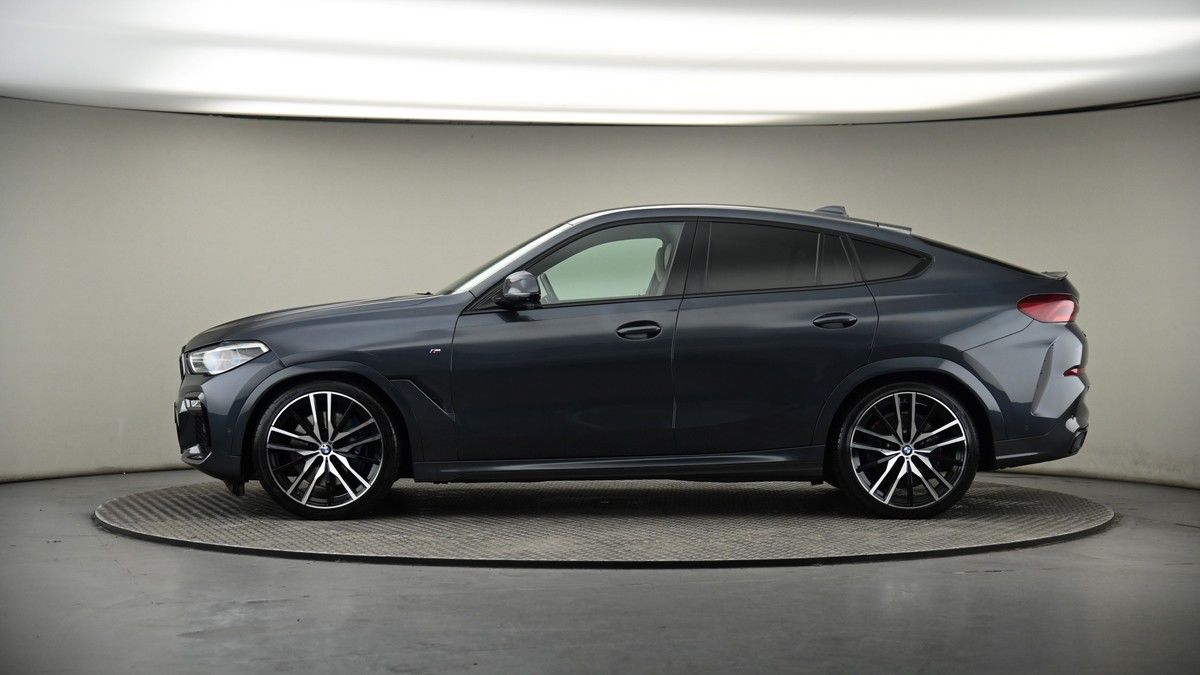 BMW X6 Image 18