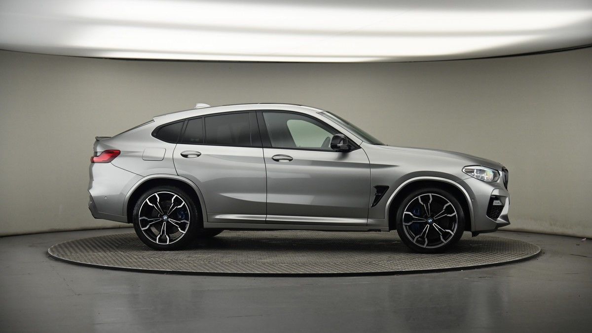 More views of BMW X4 M