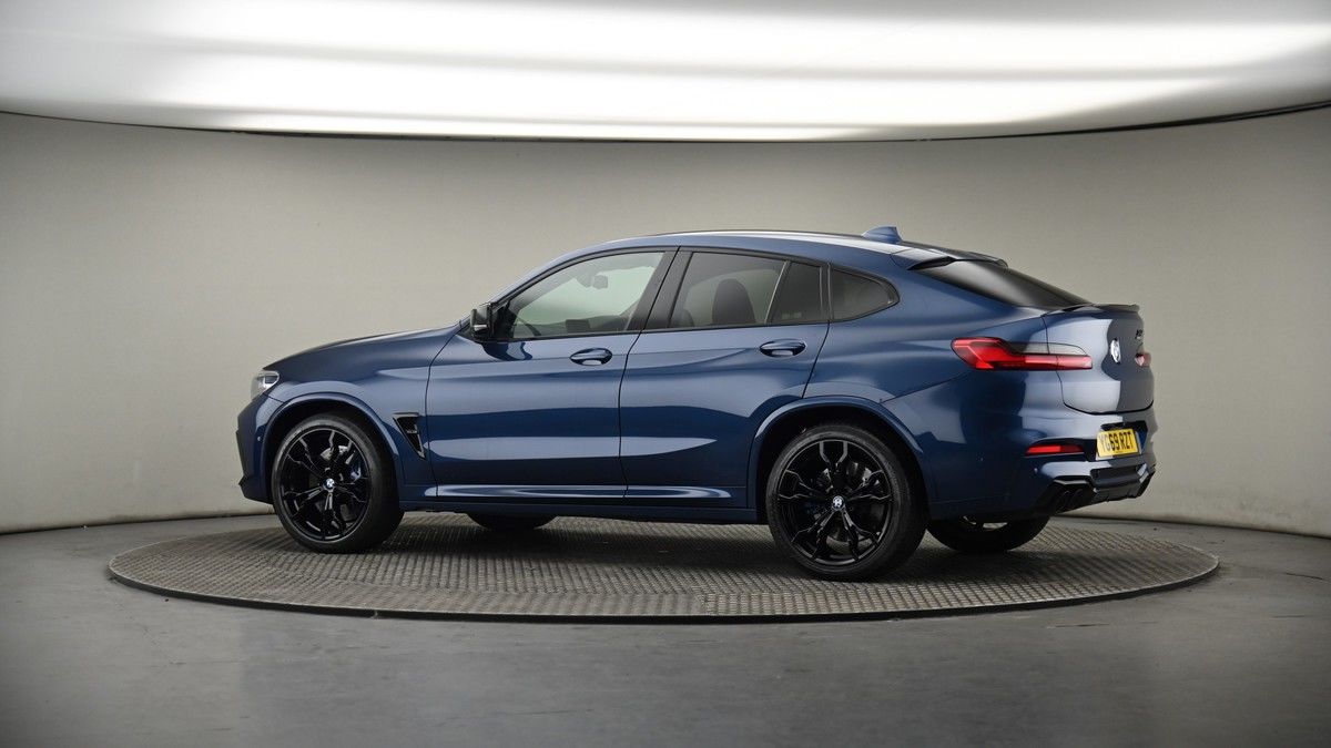 More views of BMW X4 M