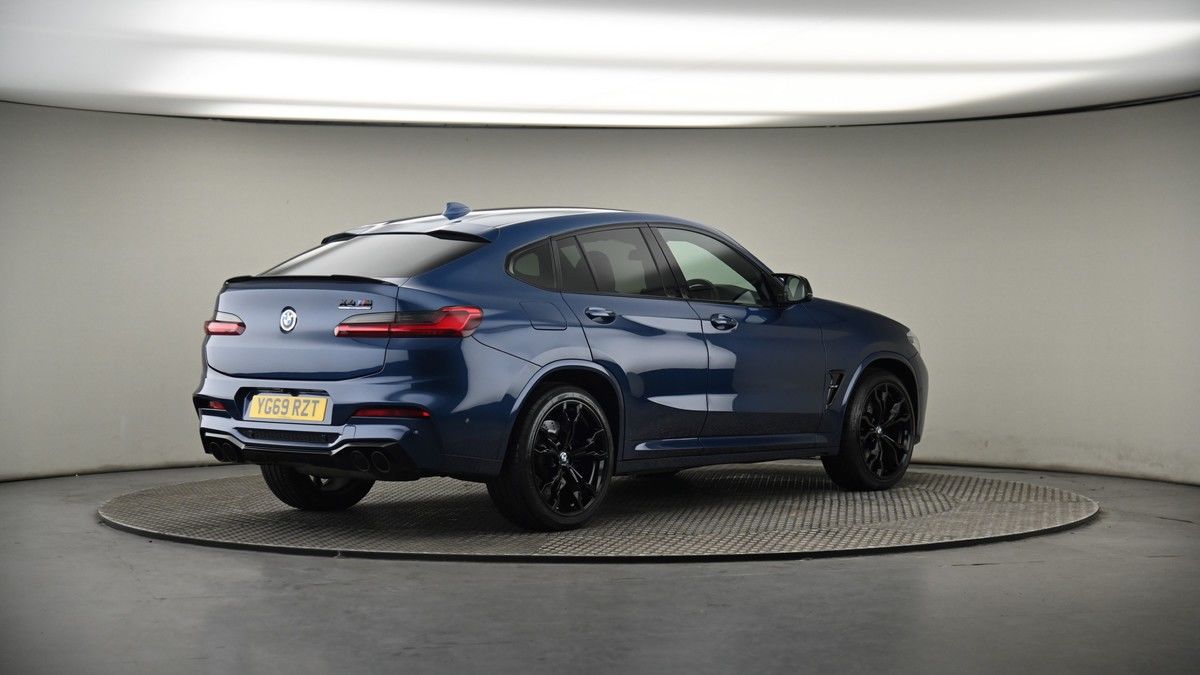 More views of BMW X4 M