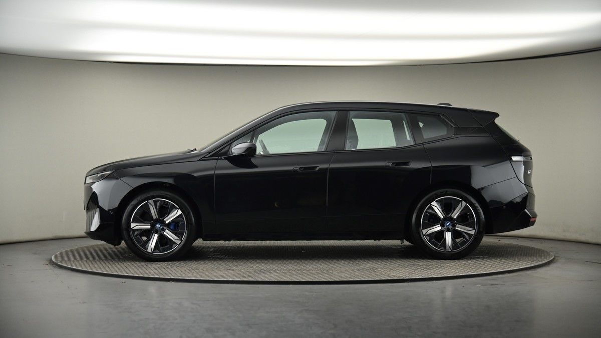 BMW iX Image 19