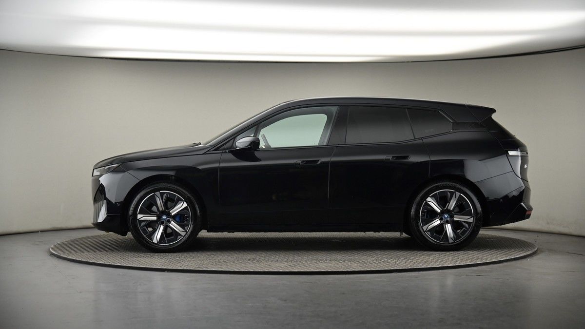 BMW iX Image 19