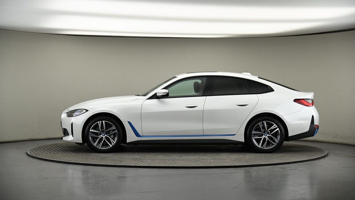 BMW i4 Image 19