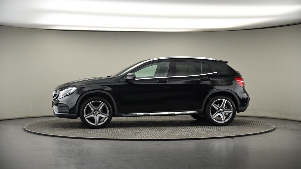 More views of Mercedes-Benz GLA