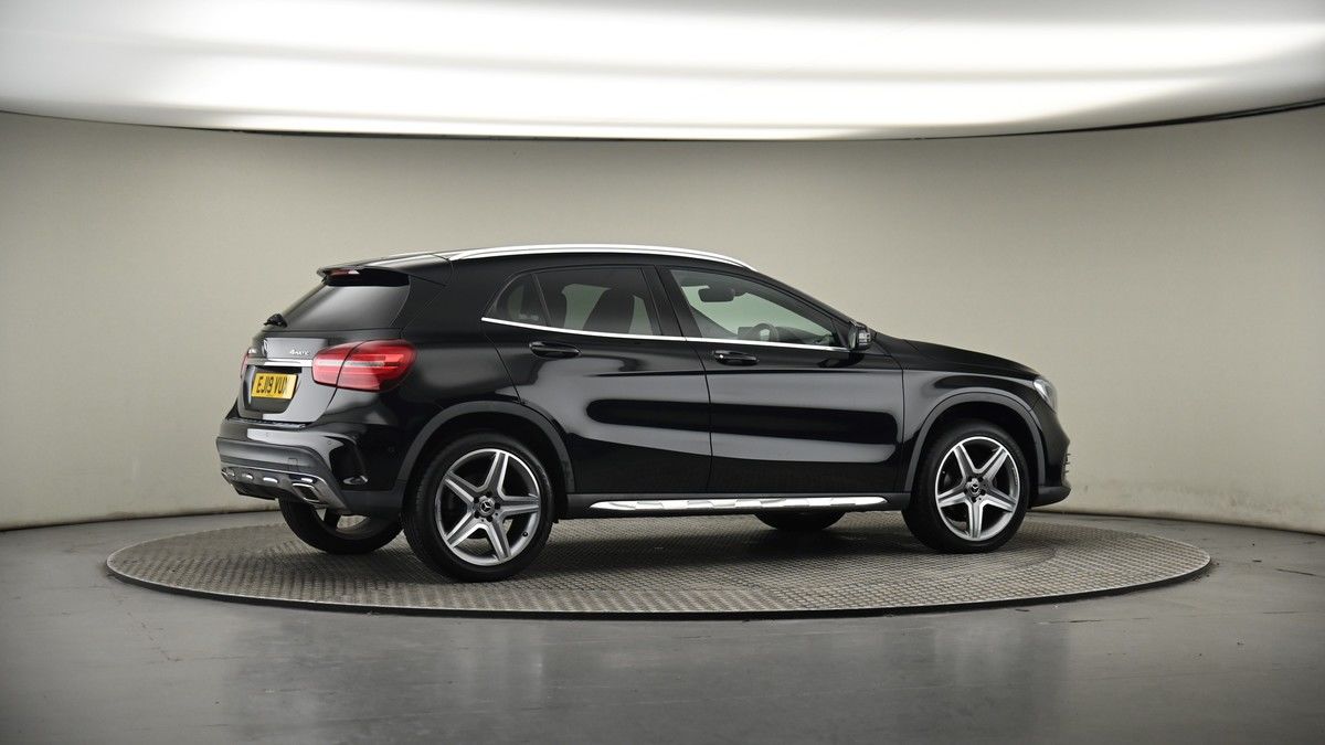 More views of Mercedes-Benz GLA