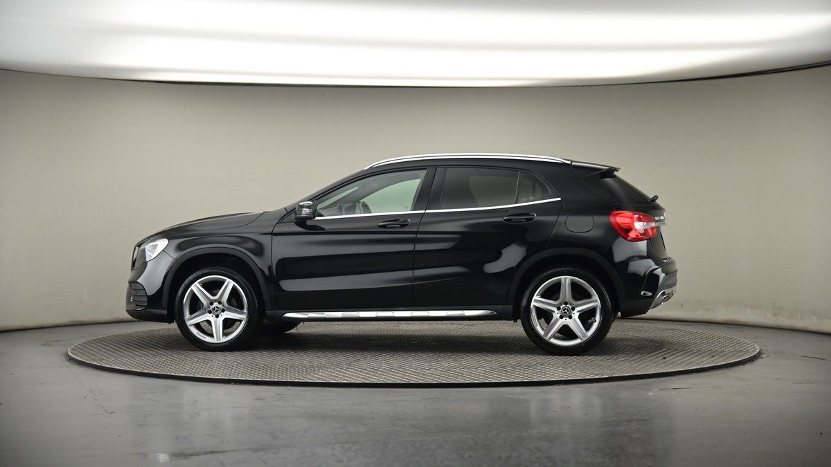 More views of Mercedes-Benz GLA