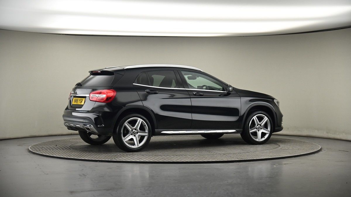 More views of Mercedes-Benz GLA