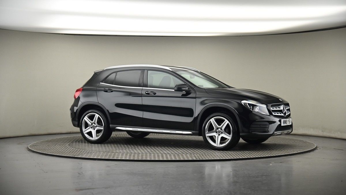 Mercedes-Benz GLA Image 6