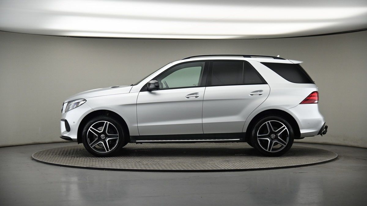 Mercedes-Benz GLE Class Image 19