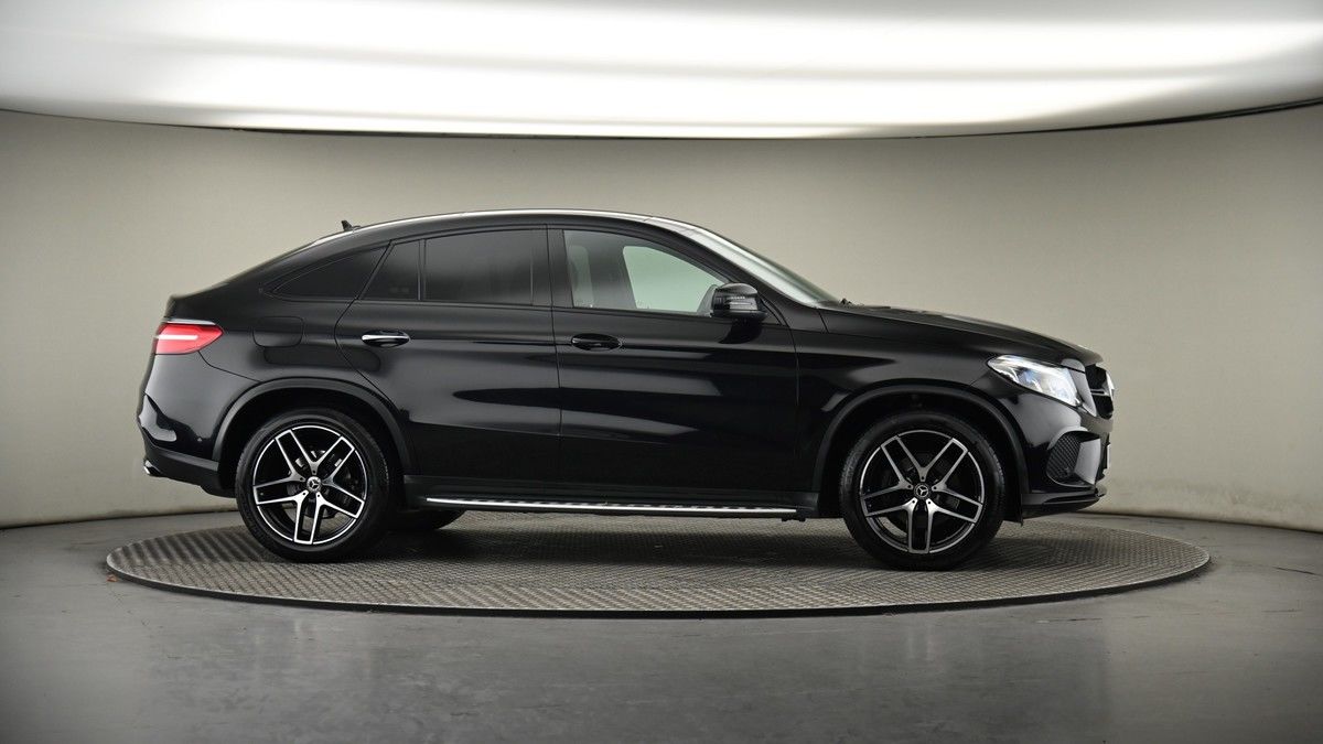 More views of Mercedes-Benz GLE