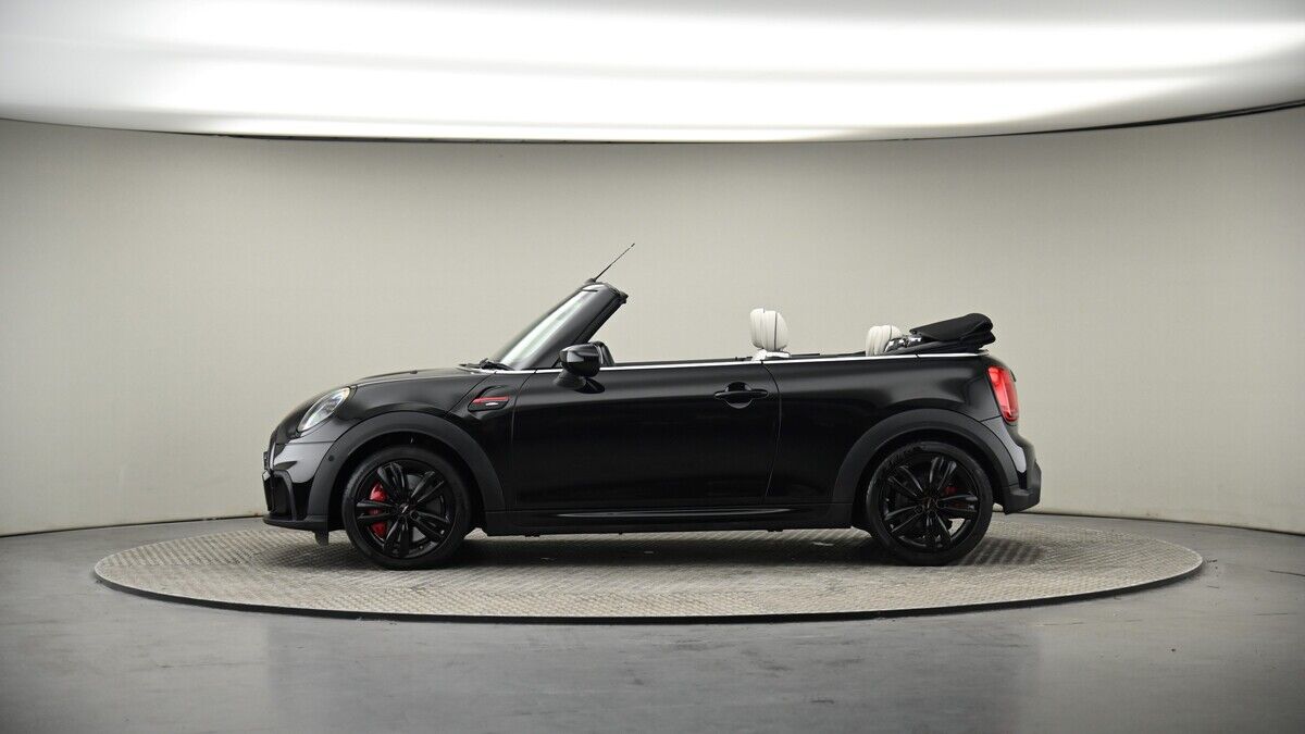 MINI Convertible Image 37