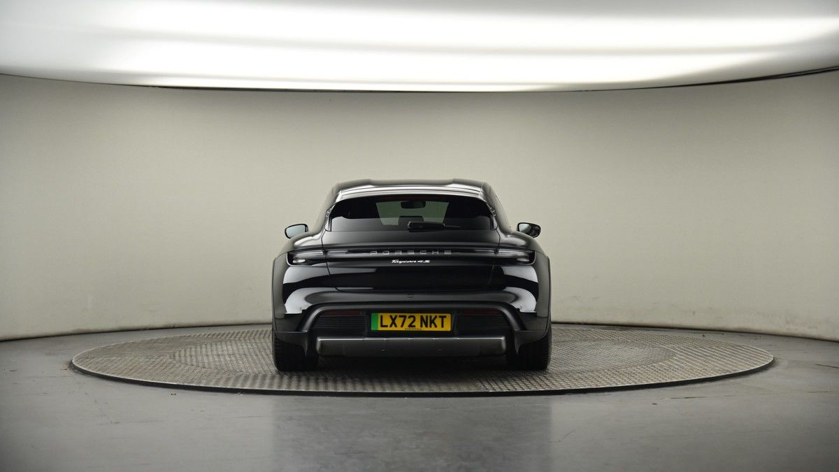 Porsche Taycan Image 17