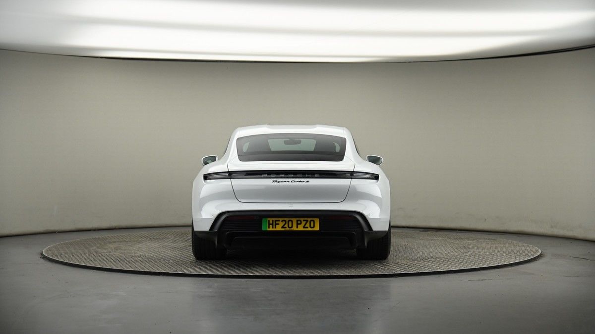 Porsche Taycan Image 16