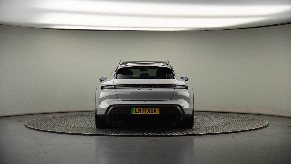 Porsche Taycan Image 17