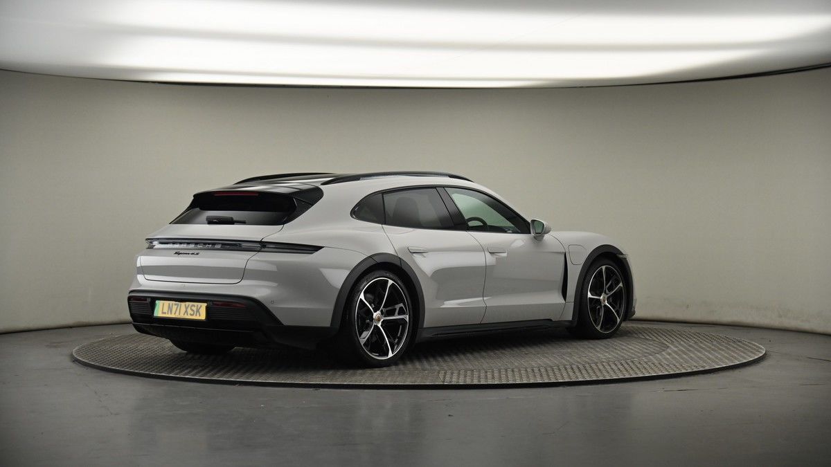 Porsche Taycan Image 7