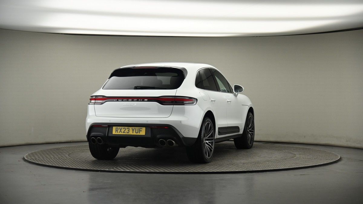 More views of Porsche Macan