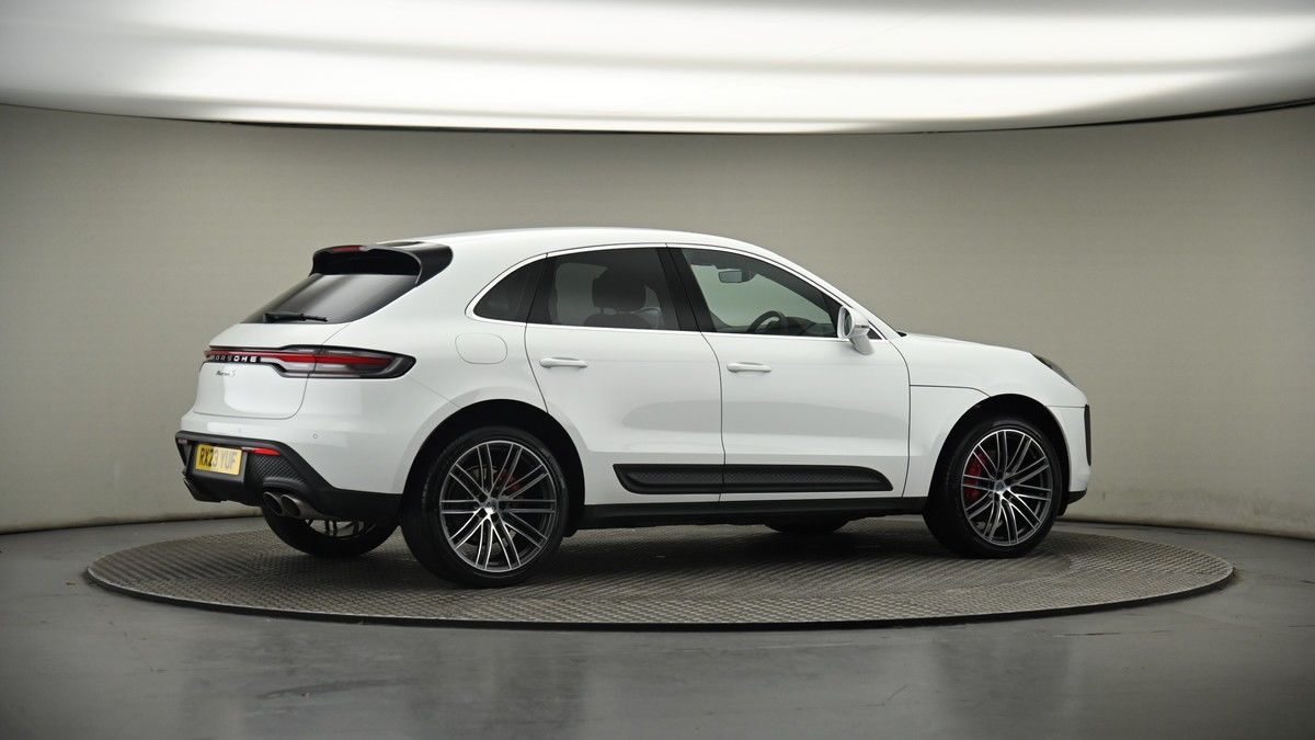 More views of Porsche Macan