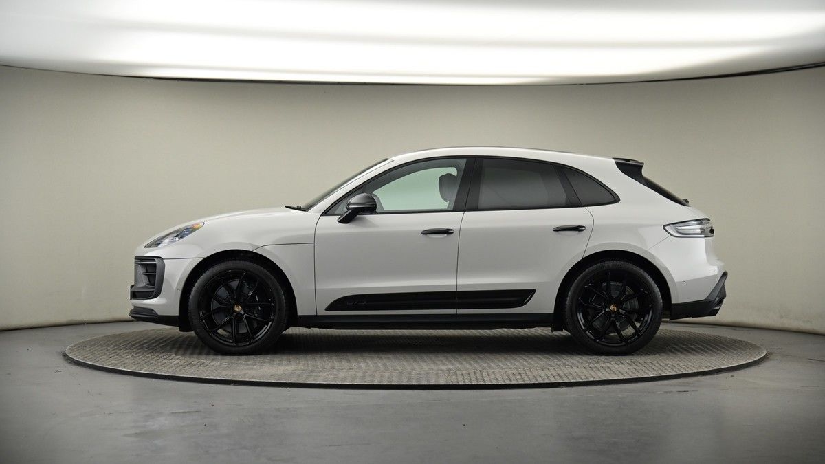 Porsche Macan Image 18