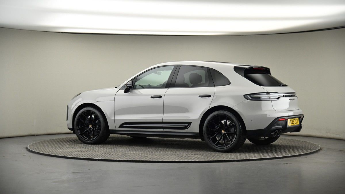 More views of Porsche Macan