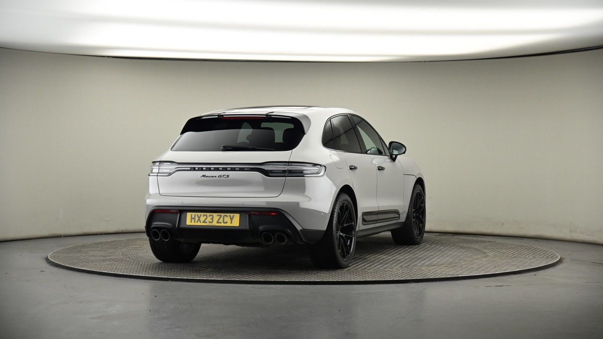 More views of Porsche Macan