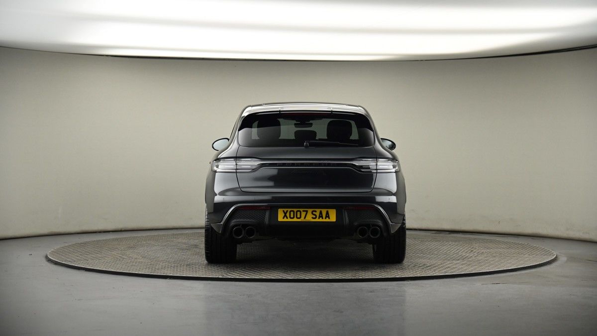 Porsche Macan Image 17