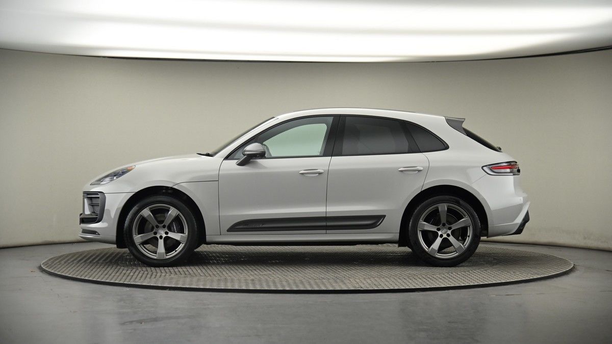 Porsche Macan Image 19