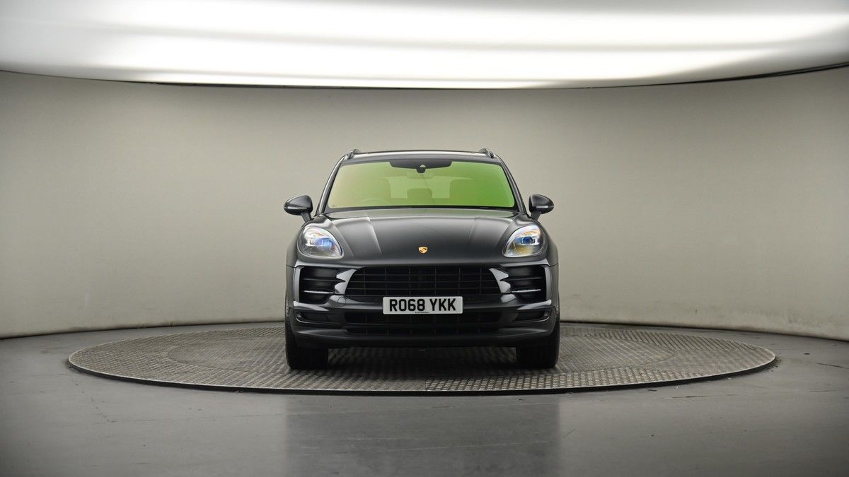 Porsche Macan Image 18