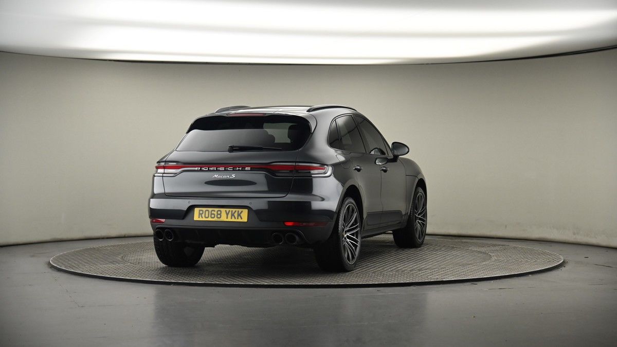 More views of Porsche Macan