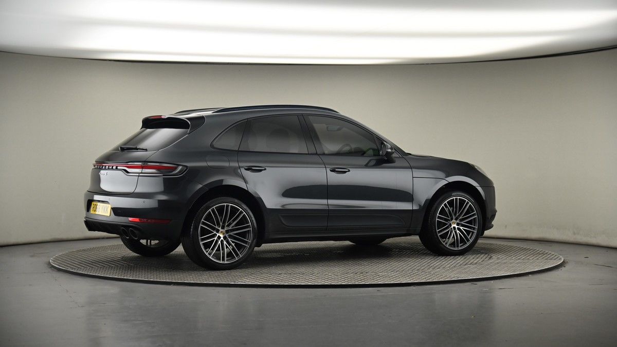 More views of Porsche Macan