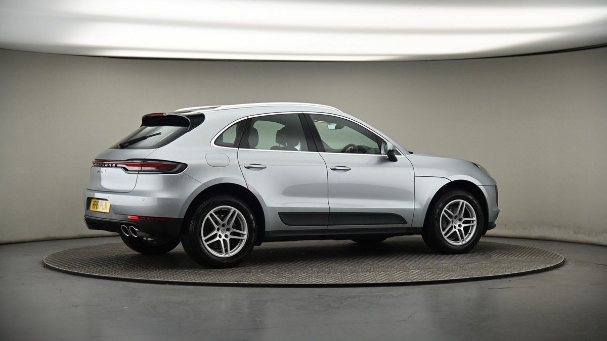 More views of Porsche Macan