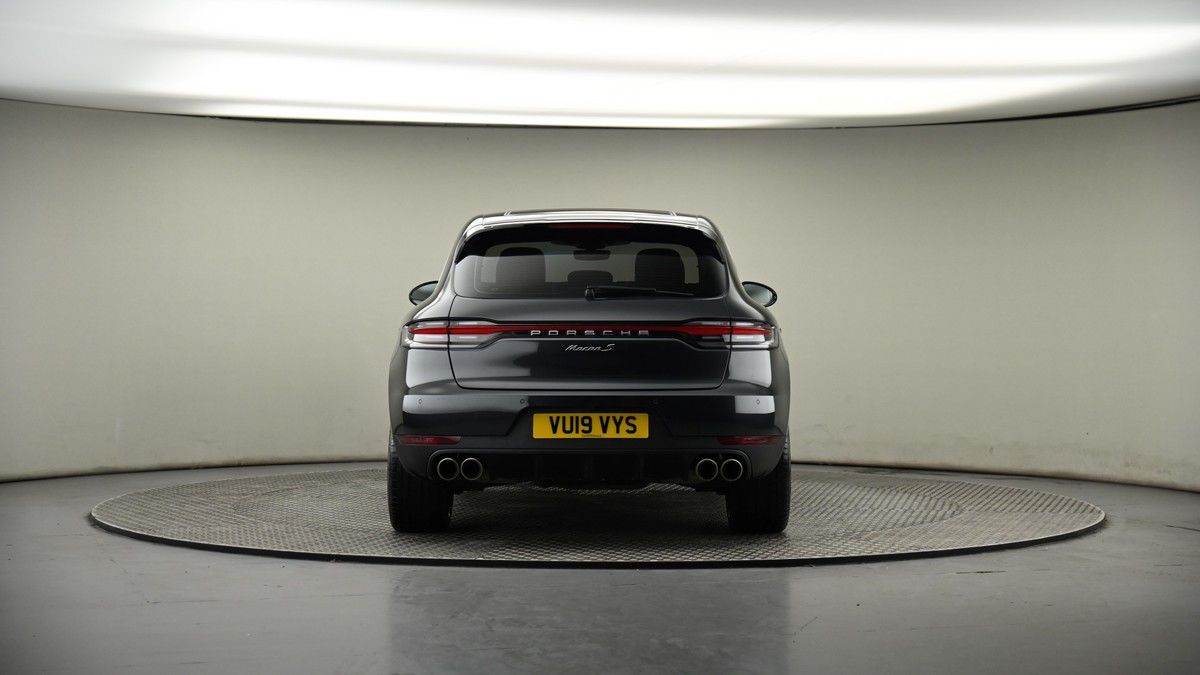 Porsche Macan Image 16