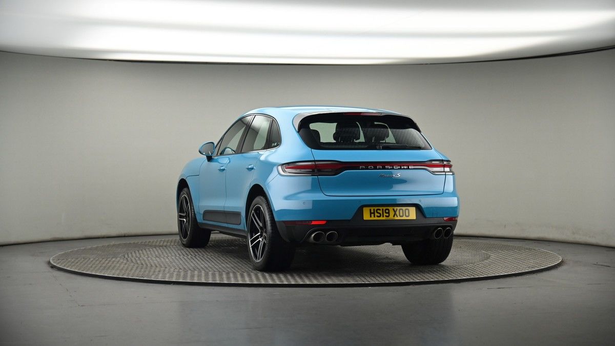 More views of Porsche Macan