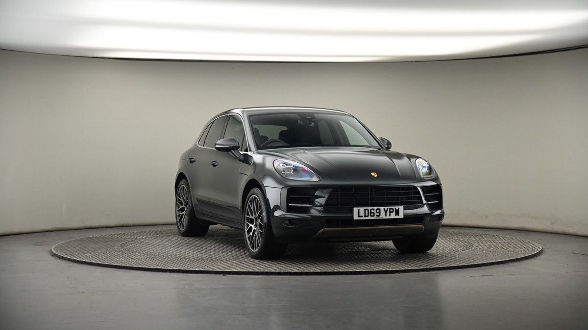 More views of Porsche Macan