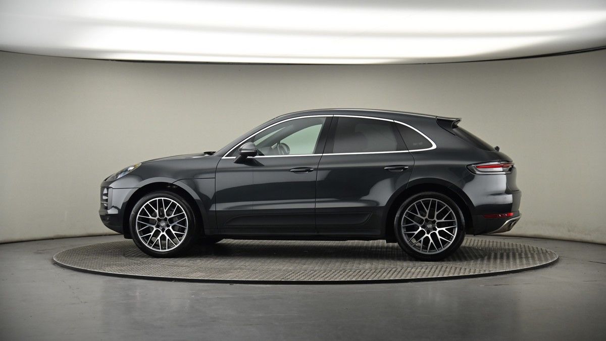 More views of Porsche Macan