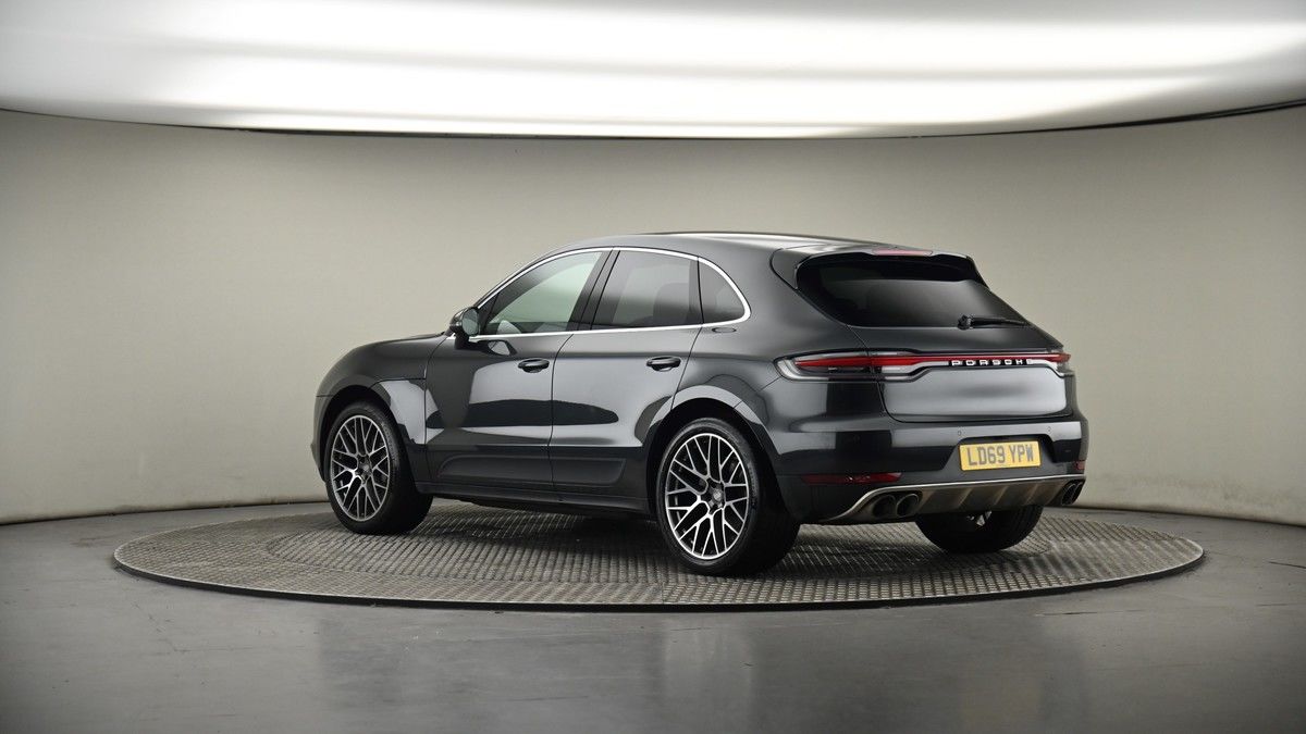 More views of Porsche Macan