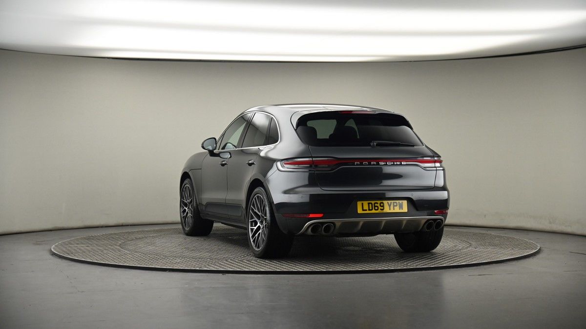 More views of Porsche Macan