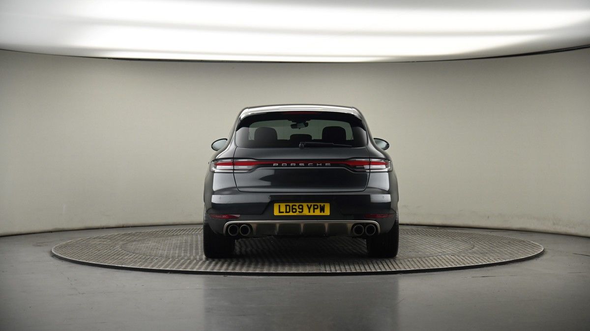 More views of Porsche Macan