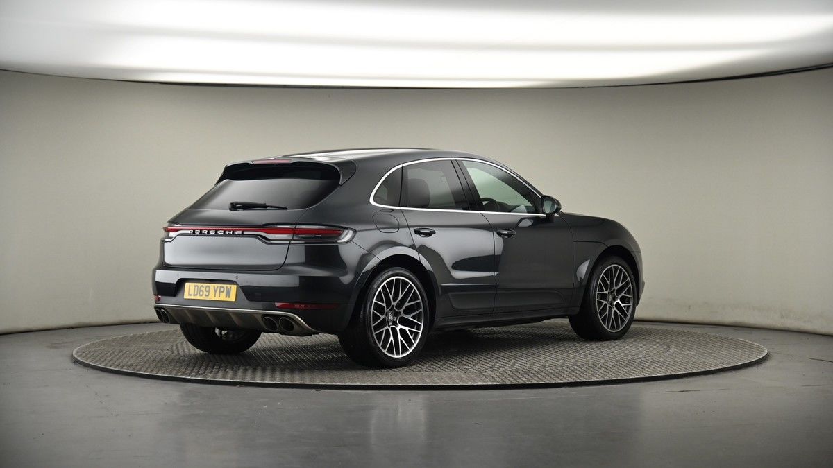 More views of Porsche Macan