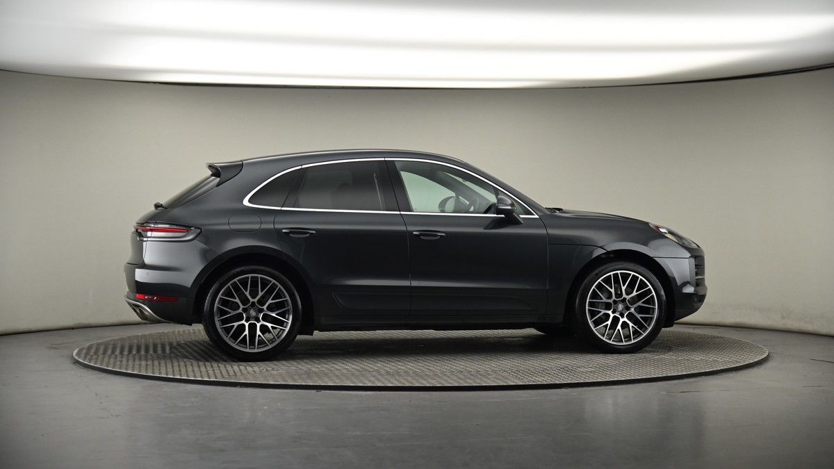 More views of Porsche Macan