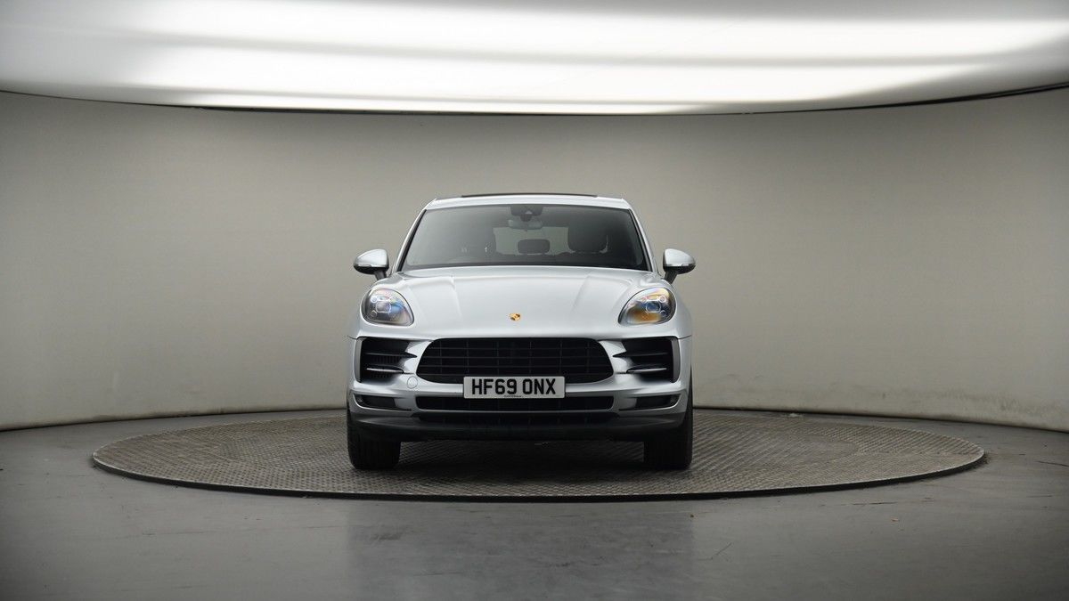 Porsche Macan Image 18